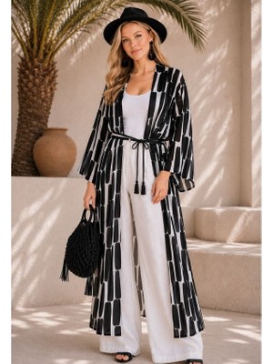 Qymos Prive Siyah Beyaz Soyut Desenli Uzun Krep Şifon Kimono – Kuşaklı Yazlık Plaj Kaftanı, Oversize Salaş Kesim