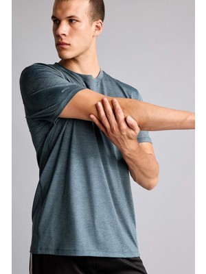 DeFacto Slim Fit Basic Kısa Kollu Yeşil Tişört G5981AX26SM