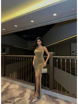 Gold Flowers Kumaş Askılı Yırtmaçlı Maxi Boy Abiye Elbise 583189