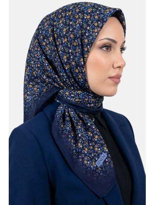 Hadiora Kadın Lacivert Zeminli Sarı Çiçekli Dikişli Yazma