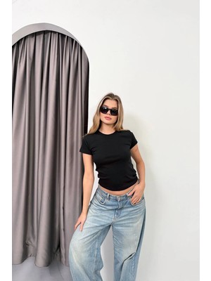 Vadon 1003 Kadın Pamuklu Slim Fit Bisiklet Yaka Yumuşak Dokulu Basic T-Shirt Siyah
