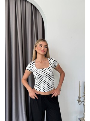 Vadon 1004 Kadın Pamuklu Kare Yaka Puantiyeli Yan Büzgü Detaylı Crop T-Shirt Bluz Beyaz