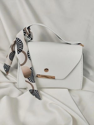Leaf Accessory Krem Fular Detaylı Çapraz Çanta