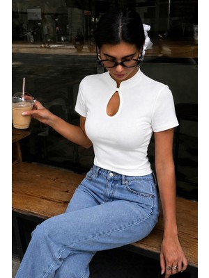 Tarz Cool Kadın Damla Yaka Düğme Detaylı Kısa Kollu Fit Bluz