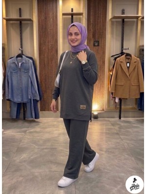 Bala Giyim Bisiklet Yaka Armalı Yırtmaçlı Alt-Üst Takım