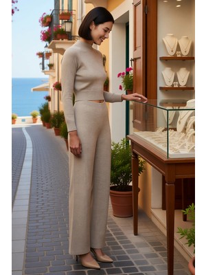 Benerly Kadın Crop Triko Takım Reglan Kollu Dik Yaka Fitted Kesim Interlok Dokulu Uzun Kazak Pantolon Günlük