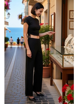 Benerly Kadın Kısa Kollu Bisiklet Yaka Crop Top Ispanyol Paça Flare Pantolon Likralı Örme Takım Günlük Rahat