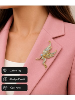 Herşey Nota Gold Renkli Kristal Taşlı Melek ve Peri Figürlü Kadın Broş - Premium Hediye