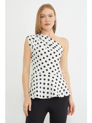 FullaModa Puantiyeli Tek Omuz Peplum Bluz