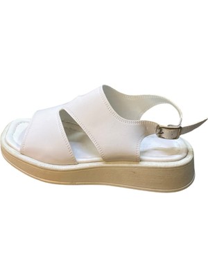 Shoes Kadın Düz  Kalıon Taban Beyaz Sandalet