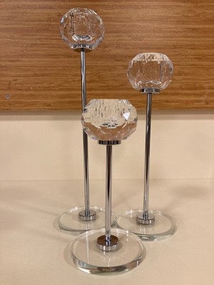 Plus Home Mumluk 3'lü Şamdan Kristal ve Pirinç Renk Gümüş Yükseklik 25-20 ve 16 cm Çap 7 cm