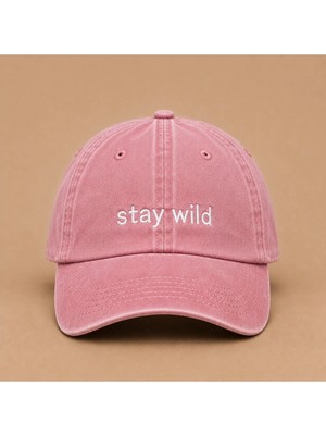 Stay Wild (Vahşi Kal) Yazılı Eskitme Yıkamalı Şapka