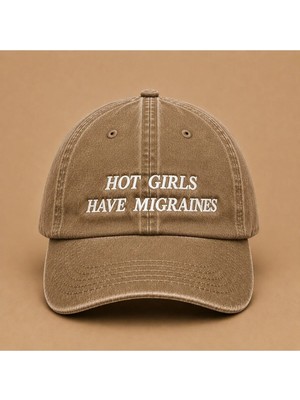 Hot Girls Have Migraines (Havalı Kızların Migreni Olur) Yazılı Eskitme Şapka