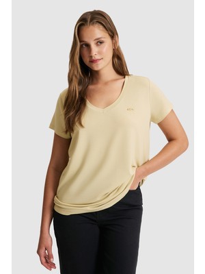 U.S. Polo Assn. Kadın Açık Haki Basic Tişört 50300829-VR183