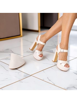 Foreversoles Kadın Siyah Platform Topuklu Sandalet Bilekten Bantlı Kalın Topuk Abiye Ayakkabı