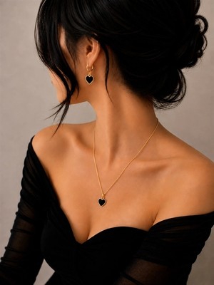 twingold Siyah Mineli Kalp Detaylı Gold Renk 2'li Zincir Kolye Küpe Seti
