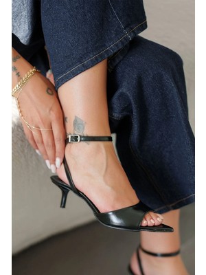 Fotorelli Gemma Kadın Bilekten Bağlamalı Kırışık Rugan Topuklu Ayakkabı Siyah