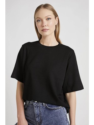 Tena Kadın Siyah Bisiklet Yaka Oversize Basic Tişört