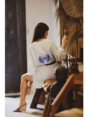 Empressco Mavi Yengeç Nakışlı Keten Kimono, Şık ve Rahat Plaj Elbisesi