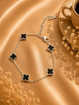Jammy Jewerly Siyah Yonca Detaylı Gümüş Renk Kadın Bileklik