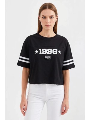 buğrahayalin Kadın Basic Oversize Çizgili Kol Siyah Tişört