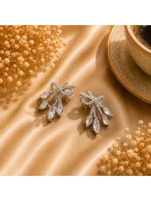 Jammy Jewerly Taş Detaylı Fiyonk Tasarım Kadın Küpe
