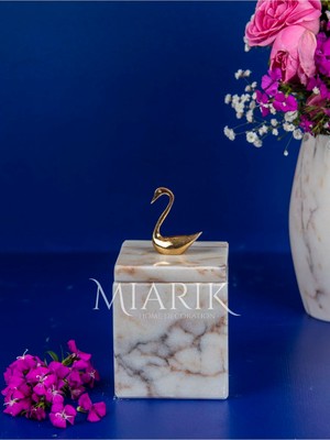 Miarik Design Dekoratif Mermer Kare Detaylı Pamukluk