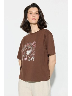 Gusto Şal Desen Baskılı Pamuk T-Shirt - Kahverengi