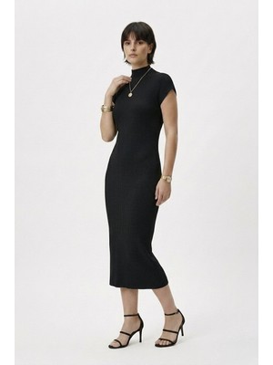 Neden Tekstil Modern Fit Sıfır Kol Yarım Balıkçı Yaka Triko Elbise