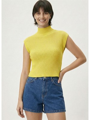 Neden Tekstil Kadın Yarım Balıkçı Yaka Fitilli Triko Kolsuz Crop Bluz