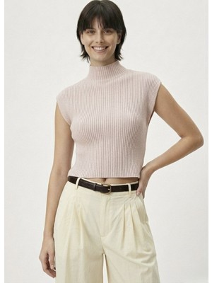 Neden Tekstil Kadın Yarım Balıkçı Yaka Fitilli Triko Kolsuz Crop Bluz