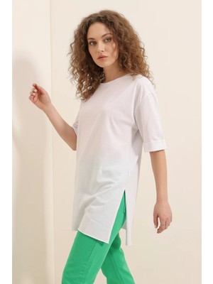 Hanka Kadın Yırtmaçlı Oversize Pamuklu Beyaz Tişört