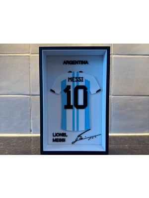 Nadar Studio Lıonel Messi Tüm Formaları / Tablo / Masa Dekoru / Çerçeveli Pla Baskı 22*14 cm / Forma Tasarım Çerçevesi
