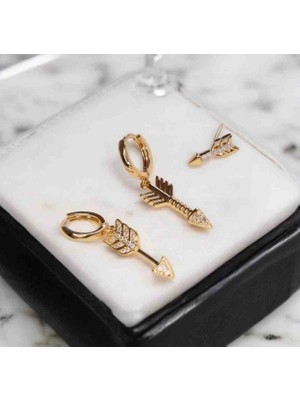 Mira Zirkon Taşlı Ok Figürlü Gold Renk Küpe Seti -Minimalist Tasarım