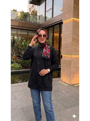 Yıldız Detaylı Pul ve Nakış Işlemeli Tesettür Sweatshirt
