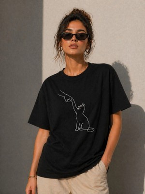 Pileli Store  Minimal Kedi Çizim Baskılı Tişört Kısa Kol Yazlık T-Shirt - Siyah