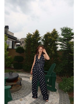Özge Özgenç Puantiyeli Saten Bluz Pantolon Takım
