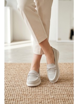 Liarca Aura Comfort – Ortopedik Tabanlı Işıltı Detaylı Kadın Buz Rengi Günlük Casual Loafer Ayakkabı