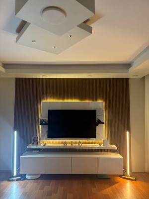 Doğal Ceviz Ahşap LED Lambader, Uzaktan Kumandalı 220V Modern Dekoratif Yer Lambası