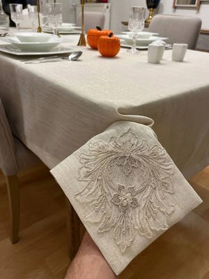Zeren Home Lotus Fransız Dantel Detaylı Simli Gold Masa Örtüsü | El Işçiliği Dantel Aplikeli | %100 Polyester | Özel Ölçü Dikim