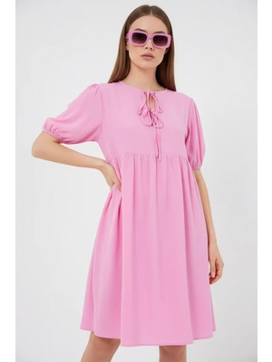 Zuzudan Kadın Yuvarlak Yaka Beli Büzgülü Kısa Kol Viskon Pembe Elbise