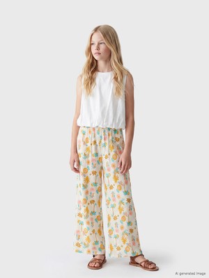 LC Waikiki Lcw Kids Ekru Kız Çocuk Desenli Geniş Paça Pantolon