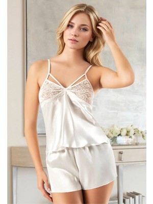 QKK Kadın Ekru Saten Şortlu Pijama Takımı Dantel Işlemeli Askılı Ev Giyimi