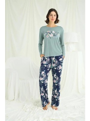 Çiçek ve Yaprak Desenli Baskılı Pijama Takımı