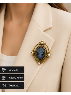 Herşey Nota Inci Detaylı Vintage Cameo Kadın Broşu – Klasik Zarafetin Altın Dokunuşu