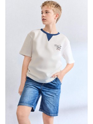 DeFacto %100 Pamuk New Regular Fit Bisiklet Yaka Baskılı Waffle Kısa Kollu Ekru Tişört Erkek Çocuk H8063A826HS