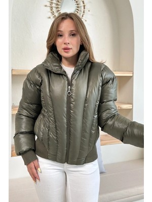 Ded Collection Kadın Parlak Kumaş Kısa Boy Yüksek Yaka Fermuarlı Trend Şişme Mont