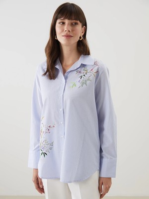 LC Waikiki Lcwaıkıkı Classic Mavi Çiçekli Poplin Kadın Gömlek
