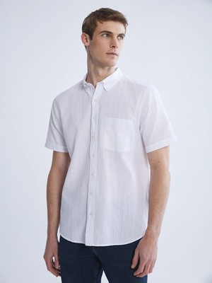 LC Waikiki Lcwaıkıkı Classic Beyaz Regular Fit Hakim Yaka Kısa Kollu Erkek Gömlek