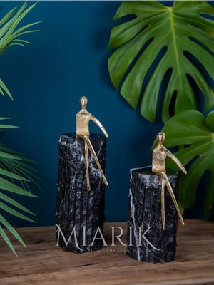 Miarik Design Mermer Üzerinde Oturan Altın Adam Siyah Gold 2li cm